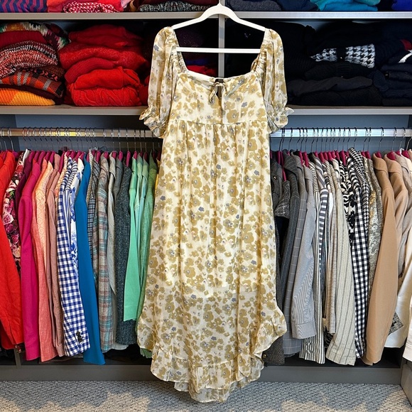 Entro white/tan floral short sleeve curve hem v neck lined midi dress size S NWT - Picture 1 of 3